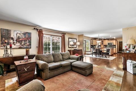 3390 Yorkshire Ct, Hoffman Estates, IL 60067 photo 7