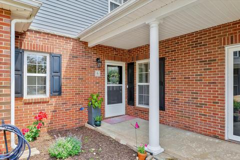 104 Essex Ln #6, Savoy, IL 61874