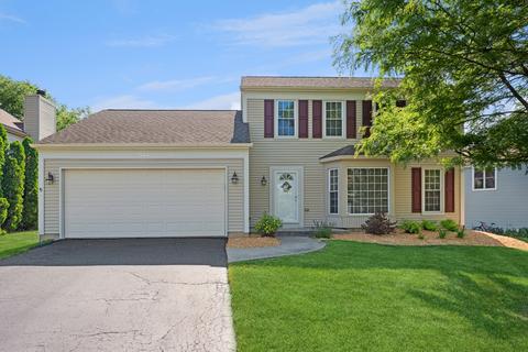744 Hickory Ln, Carol Stream, IL 60188