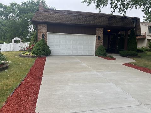 885 N Dovington Dr, Hoffman Estates, IL 60169 photo 3