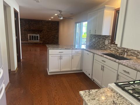 885 N Dovington Dr, Hoffman Estates, IL 60169 photo 8