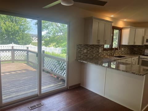 885 N Dovington Dr, Hoffman Estates, IL 60169 photo 9