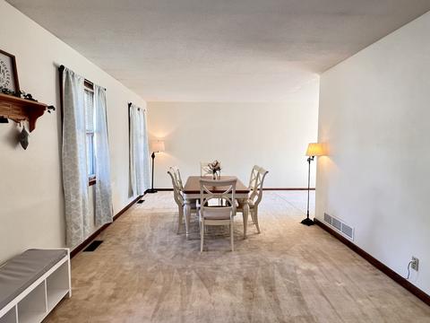 720 6th Ave, Dixon, IL 61021 photo 2