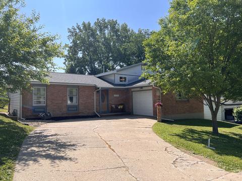 720 6th Ave, Dixon, IL 61021