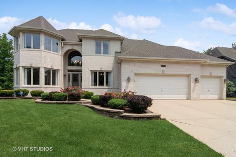 2657 Charter Oak Dr, Aurora, IL 60502