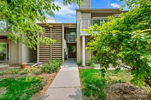 47 Orchard Ter #8, Lombard, IL 60148