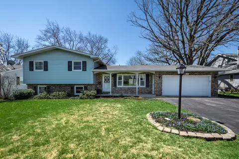 688 Hillside Ave, Antioch, IL 60002