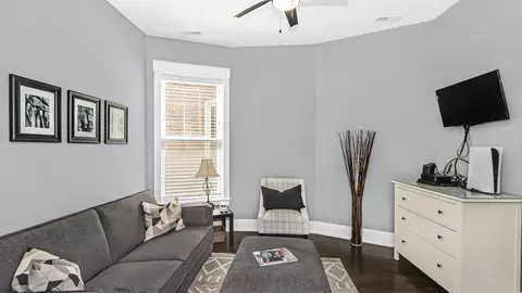 427 E 48th Pl, Chicago, IL 60615 photo 10