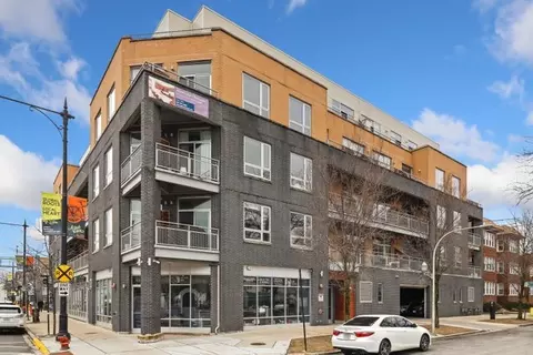 3201 W Leland Ave #304, Chicago, IL 60625