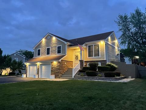 987 S Chippendale Dr, Bartlett, IL 60103 photo 2