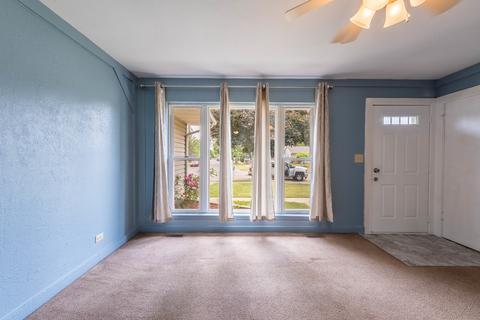 1230 Corley Dr, Elgin, IL 60120 photo 4