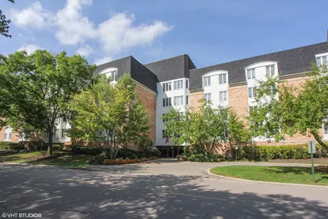 200 Lake Blvd #447, Buffalo Grove, IL 60089