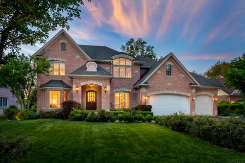 360 Coralynn Ct, Willowbrook, IL 60527