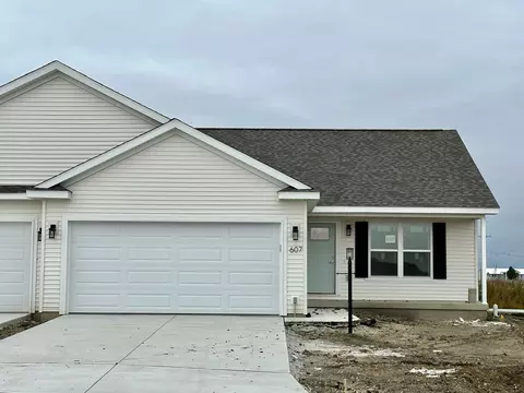 607 Jerin Ct, Fisher, IL 61843