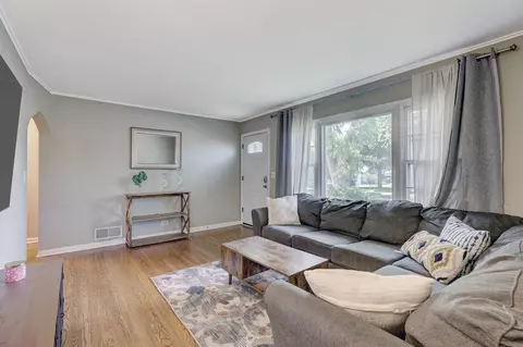 604 E Prairie Ave, Des Plaines, IL 60016 photo 12