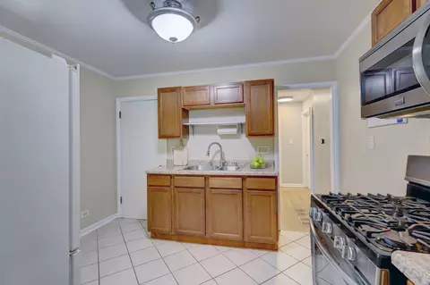 604 E Prairie Ave, Des Plaines, IL 60016 photo 16