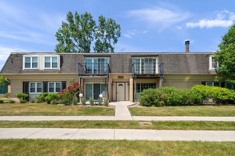 1101 Pleasant Run Dr #1009, Wheeling, IL 60090