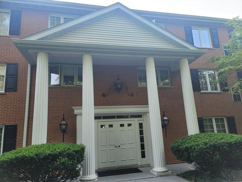 5580 Wolf Rd #201, Western Springs, IL 60558