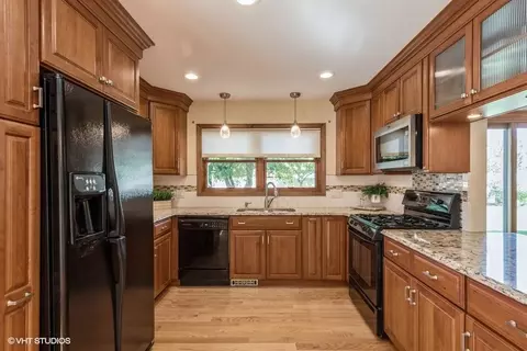4376 Lombardy Ln, Hoffman Estates, IL 60192 photo 9