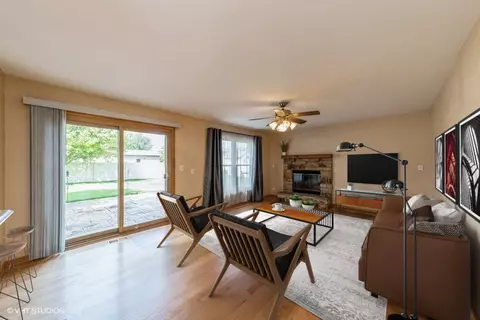 4376 Lombardy Ln, Hoffman Estates, IL 60192 photo 12