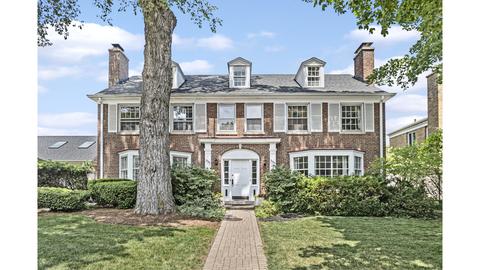3033 Central St, Evanston, IL 60201