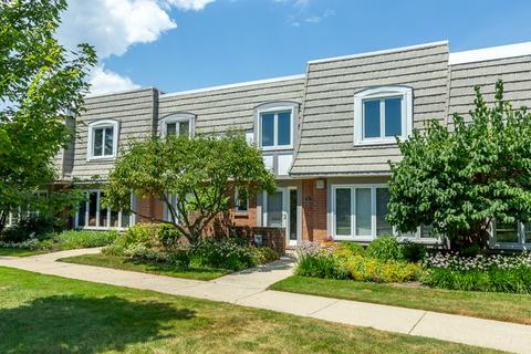 1475 Saint Tropez Ct, Highland Park, IL 60035