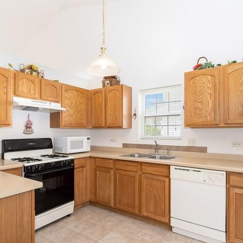 7401 Fordham Ln, Plainfield, IL 60586 photo 5