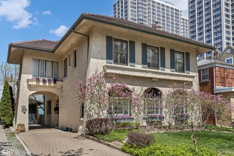 734 W Hutchinson St, Chicago, IL 60613