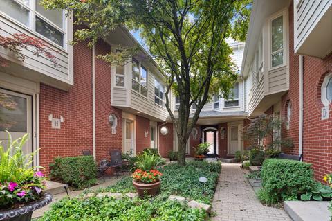 1881 N Poe St #I, Chicago, IL 60614
