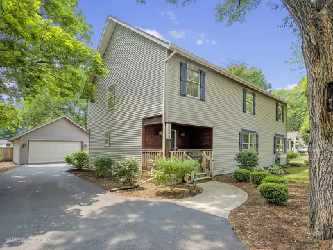 28 W473 Main St, Warrenville, IL 60555