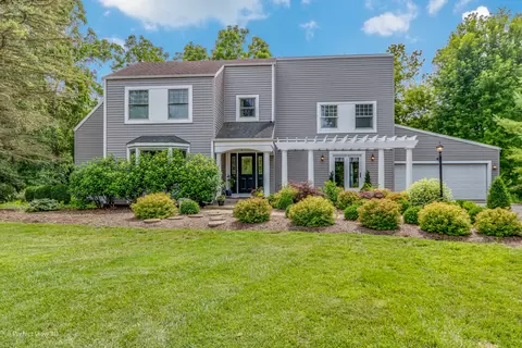 45 Old Barrington Rd, Lake Barrington, IL 60010