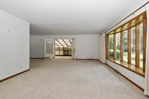 6031 Bentley Ave, Willowbrook, IL 60527 photo 5