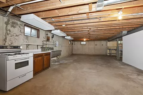 6031 Bentley Ave, Willowbrook, IL 60527 photo 28