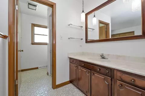 6031 Bentley Ave, Willowbrook, IL 60527 photo 23