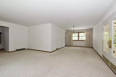 6031 Bentley Ave, Willowbrook, IL 60527 photo 7