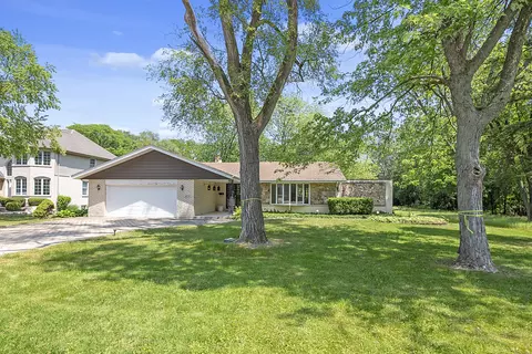6031 Bentley Ave, Willowbrook, IL 60527 photo 4