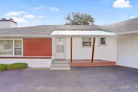 701 E Newkirk St, Tuscola, IL 61953