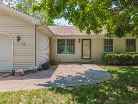17 Linda Ln, Normal, IL 61761 photo 3