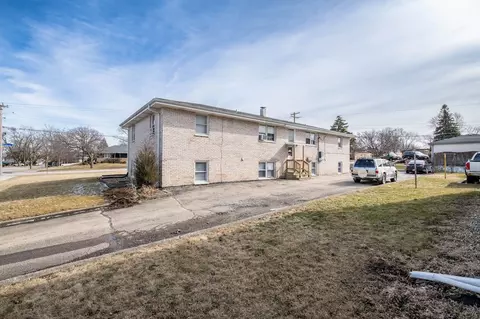 501 Pasadena Ave, Crest Hill, IL 60403
