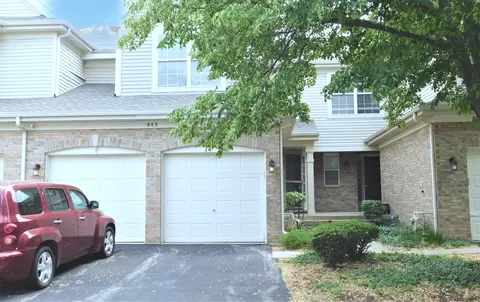 843 Mckenzie Station Dr, Lisle, IL 60532