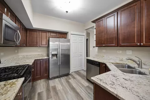 2408 Georgetown Cir, Aurora, IL 60503 photo 6