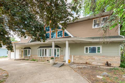36 Westfield Ln, Des Plaines, IL 60018