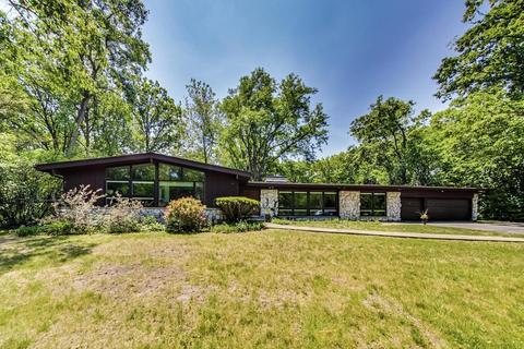 2755 Edgewood Ln, Riverwoods, IL 60015