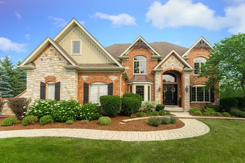 4 N885 Prairie Lakes Blvd, Saint Charles, IL 60175