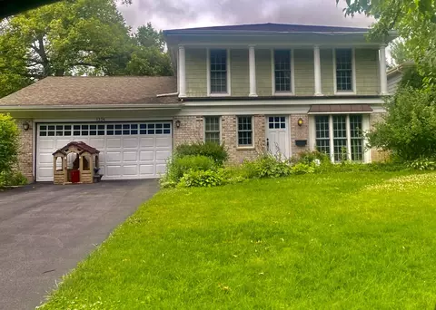 1334 Royal Oak Ln, Glenview, IL 60025
