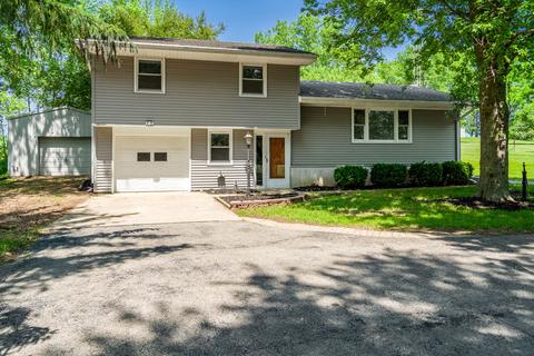 2566 W Oregon Trail Rd, Oregon, IL 61061