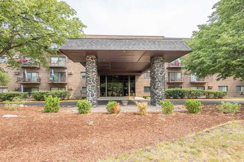 239 N Mill Rd #416, Addison, IL 60101