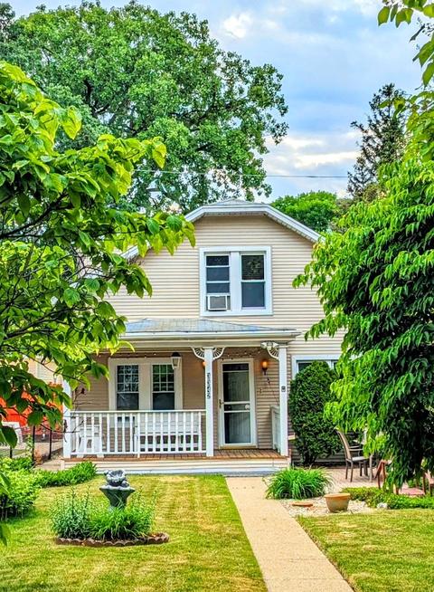 3342 N Pioneer Ave, Chicago, IL 60634