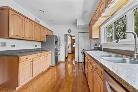 6 S353 4th St, Eola, IL 60519 photo 4