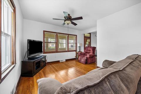 6 S353 4th St, Eola, IL 60519 photo 9